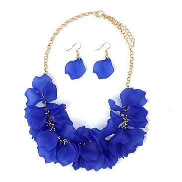 CHIC ACRYLIC FLOWER NECKLACE SET