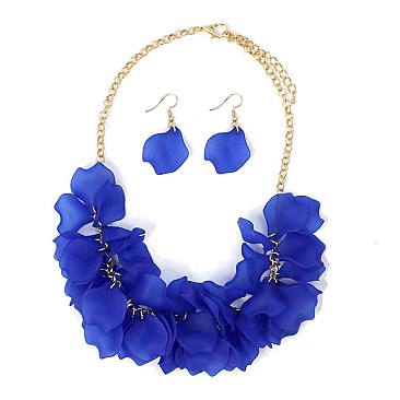 CHIC ACRYLIC FLOWER NECKLACE SET