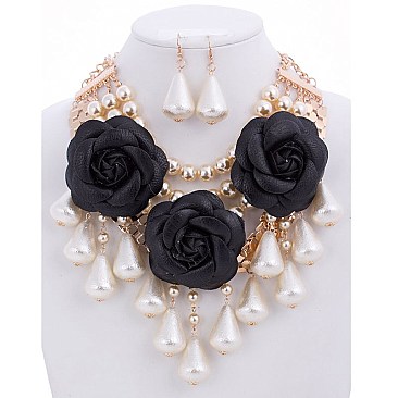 LRG ROSES PEARLS AND GEMS NECKLACE SET