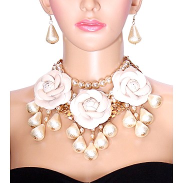 LRG ROSES PEARLS AND GEMS NECKLACE SET