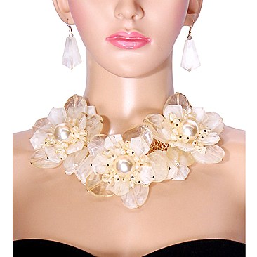 LRG MILKY STONE FLOWER NECKLACE