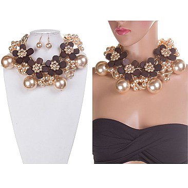 LUSH PEARLS AND WOOD FLOWERS COLLAR NECKLACE SET
