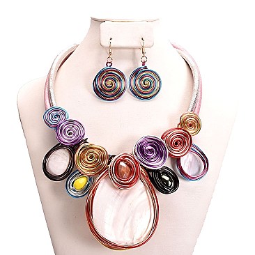 COLORFUL BEADED WIRE SHELL NECKLACE SET