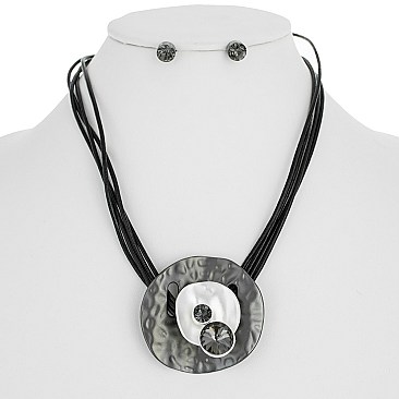 ARTSY CIRCLE LAYERED NECKLACE SET