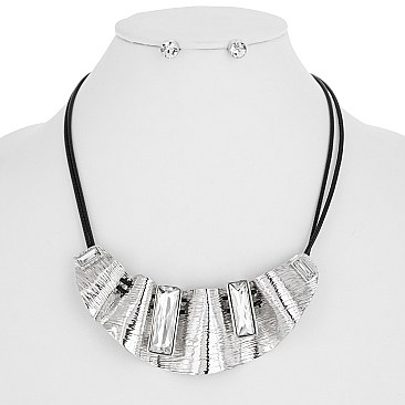 WAVED METAL BIB NECKLACE SET