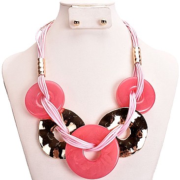 METAL ACRYLIC CIRCLE WOVEN NECKLACE