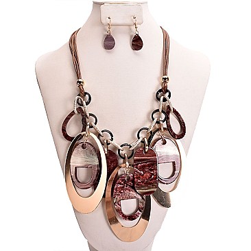 METAL OVAL ACRYLIC LAYERED NECKLACE