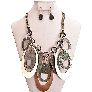 METAL OVAL ACRYLIC LAYERED NECKLACE