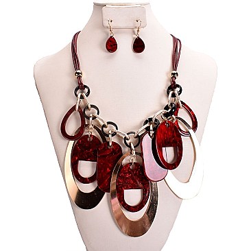 METAL OVAL ACRYLIC LAYERED NECKLACE