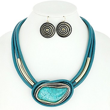 FASHIONABLE WIRE NECKLACE AND EARRINGS SET