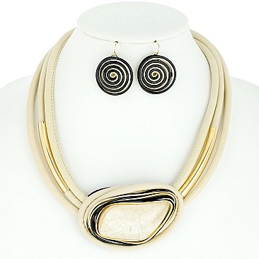 FASHIONABLE WIRE NECKLACE AND EARRINGS SET
