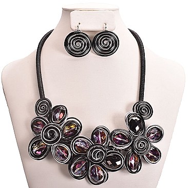 HANDMADE 3 FLOWER NECKLACE SET