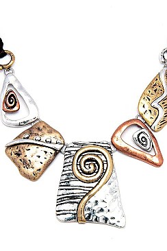 DESIGNER CHIC PATTERN STATEMENT NECKLACE AND EARRING SET JYQNE14548