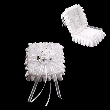 FASHIONABLE WEDDING RING PILLOW BOX W/ BOUQUET & RUFFLES SLWED829