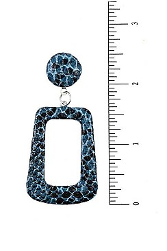 RECTANGULAR SNAKE PATTERN DROP EARRING