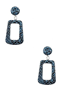 RECTANGULAR SNAKE PATTERN DROP EARRING