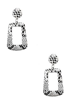 RECTANGULAR SNAKE PATTERN DROP EARRING