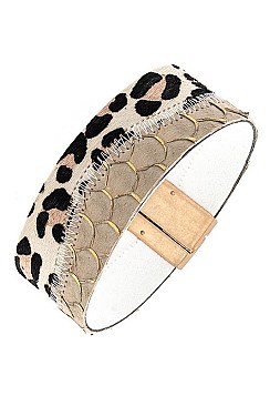 WIDE ANIMAL PRINT BRACELET