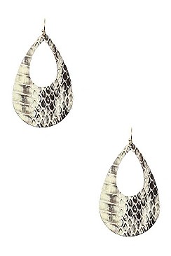 LEATHER TEARDROP CUT OUT EARRING