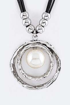 LEATHER WITH PEARL PENDANT NECKLACE SET