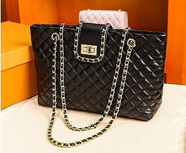 Quilted Medium CHAIN ACCENT Shoulder Bag