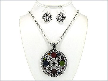 OS02498ASDKM Circle Pendant With Stone 18" Set