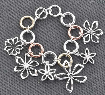 OB020723T FLOWER THEME TOGGLE BRACELET