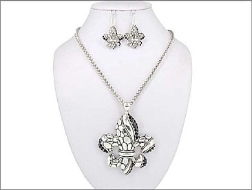 OS02714ASJET Fleur De Lis Necklace W/Earrings