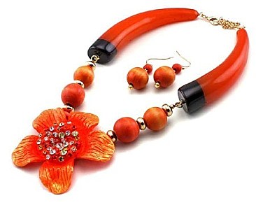 QNE8946GDOR  FOMICA FLOWER NECKLACE SET