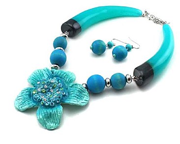 QNE8946RHBL  FOMICA FLOWER NECKLACE SET