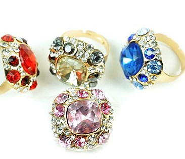 MULTI COLOR RHIHINESTONE RING