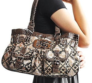 Signature G Purse